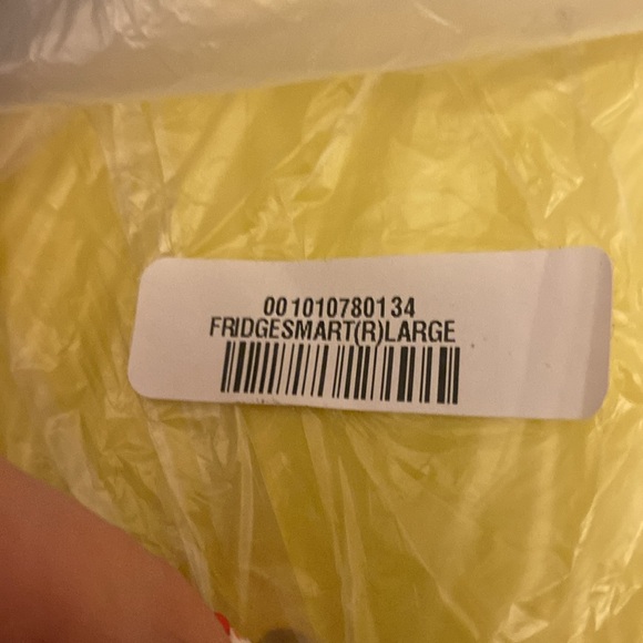 New in package, Tupperware fridge, smart large container with yellow lid - Picture 2 of 3